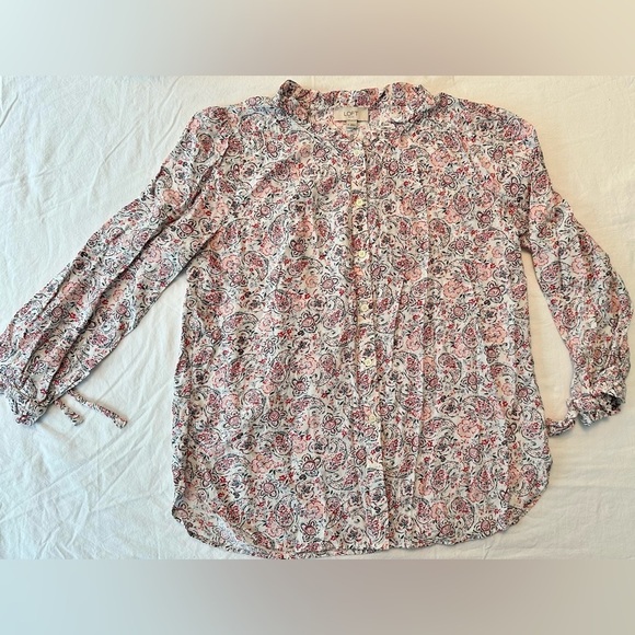 Loft Paisley/Floral Pattern Long Sleeve Button Down Sz Med Barbiecore Preppy - Picture 1 of 16